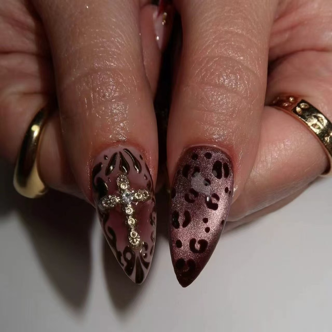 Kuku palsu warna merah cokelat - Nail Art Leopard ulasan dan harga